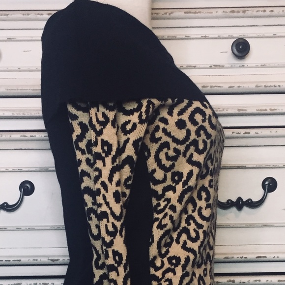 Venus Off the Shoulder Sweater - Picture 3 of 7